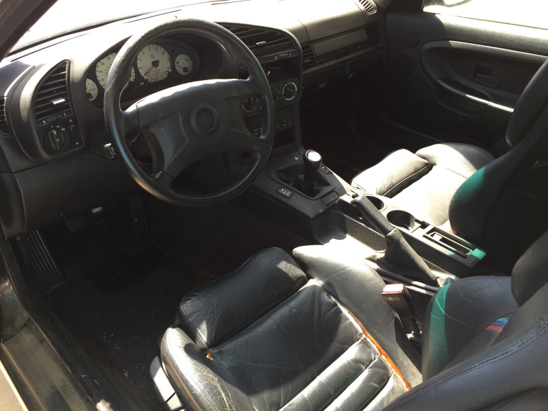 Illustration for article titled Would You Save This Ridiculously Cheap BMW M3 Or Let It Rot?